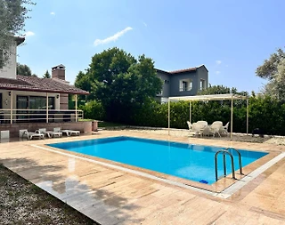 Aydın Kuşadası'nda Kalabalık Ailelere Uygun, Özel Havuzlu, Ferah Villa - 2