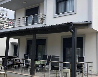 Ayvalık Altınova'da Site İçerisinde, Denize Yakın, Kiralık Villa - 1