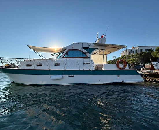 Ayvalık Cunda'da Enfes Sularda, 9 Kişilik, Günlük Tur Motoryatı - 1