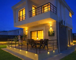 Ayvalık Küçükköy'de Denize Yakın, Ailelere Uygun, Lüks Villa  - 1