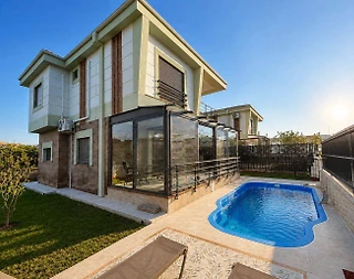 Ayvalık Küçükköy'de Denize Yakın, Özel Havuzlu, Lüks Villa - 2