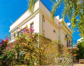 Kaş Kalkan'da Merkeze Yakın, Özel Havuzlu, 3+1, Konforlu Kiralık Villa - 2