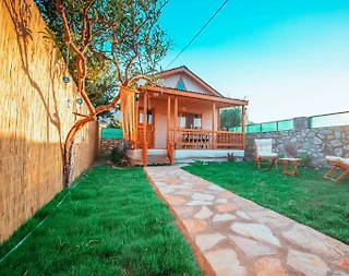 Muğla Datça'da Marinaya Yürüme Mesafesinde, Bahçeli, Kiralık Bungalov - 1