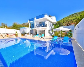 Kaş Üzümlü'de Doğa ve Deniz Manzaralı, Özel Havuzlu, Bahçeli Villa - 2