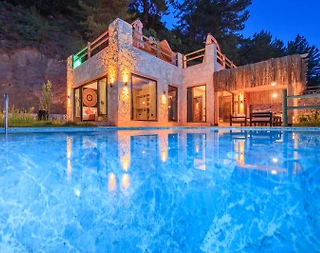 Fethiye Faralya'da Panaromik Deniz Manzaralı, Nezih Konumda, Kiralık Villa - 1