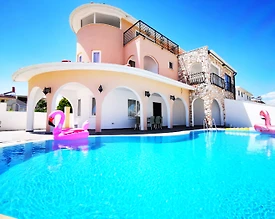 Serik Kadriye'de Enfes Mimariye Sahip, Özel Havuzlu, Modern Villa - 2