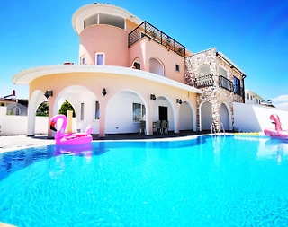 Serik Kadriye'de Enfes Mimariye Sahip, Özel Havuzlu, Modern Villa - 2