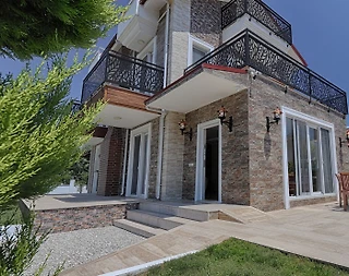 Ortaca Dalyan'da Doğa Manzaralı, Özel Havuzlu, Geniş Bahçeli Villa - 4