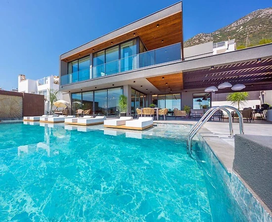 Kaş Kalkan'da Deniz Manzaralı, Hamam ve Saunalı, Ultra Lüks Villa - 1
