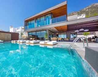 Kaş Kalkan'da Deniz Manzaralı, Hamam ve Saunalı, Ultra Lüks Villa - 1
