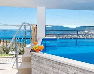 Kalkan Kördere'de Enfes Deniz Manzaralı, Serinleme Havuzlu, Lüks Suit - 4