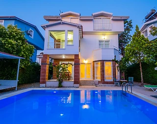 Fethiye Foça'da Doğa İle İç İçe, Özel Havuzlu, 5+1 Ferah Villa - 1