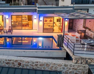 Kaş İslamlar'da Deniz Manzaralı, Özel Havuzlu, Hamam ve Saunalı Villa - 2