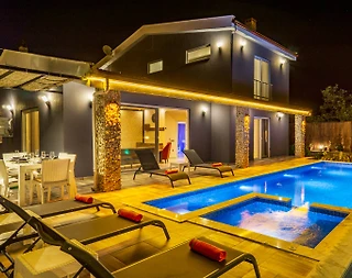 Kaş Sarıbelen'de Doğa Manzaralı, Özel Havuzlu, Jakuzili, Lüks Villa - 2