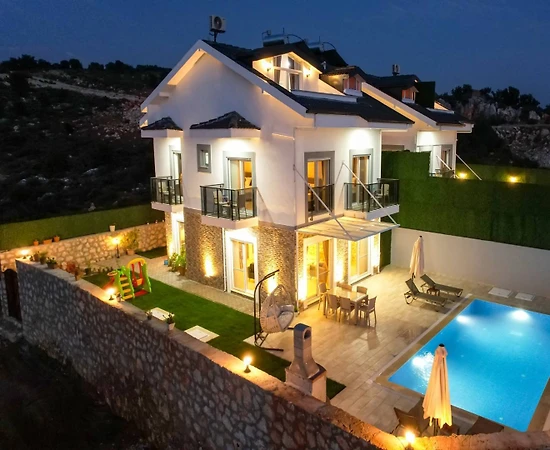 Seydikemer Kumluova'da Modern Tasarımlı, Özel Havuzlu, Jakuzili Villa - 1