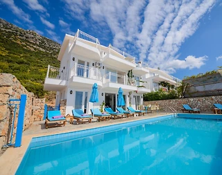 Kaş Bezirgan'da Enfes Deniz Manzaralı, Özel Havuzlu, Konforlu Villa - 1