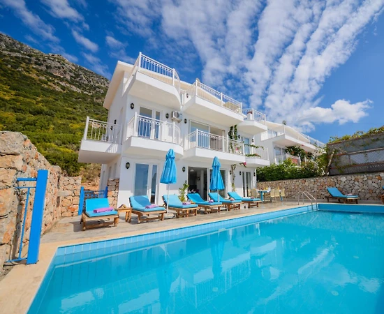 Kaş Bezirgan'da Enfes Deniz Manzaralı, Özel Havuzlu, Konforlu Villa - 1