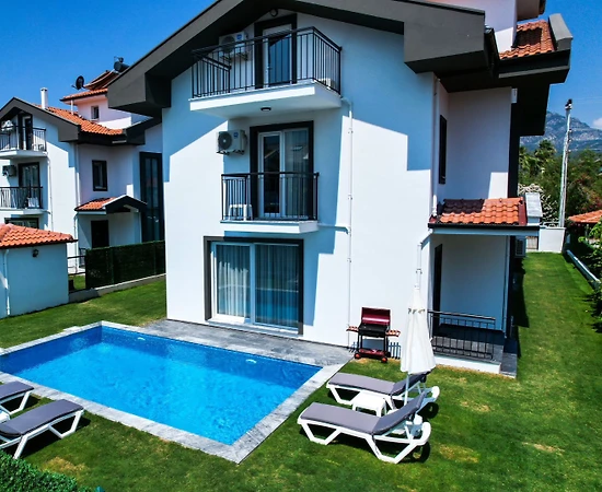 Dalyan Merkez'de Özel Havuzlu ve Geniş Bahçeli, Lüks Kiralık Villa - 1