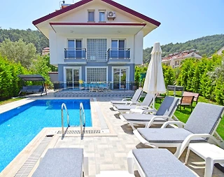 Fethiye Ölüdeniz'de Merkezi Konumda, Özel Havuzlu, Kiralık Villa - 3