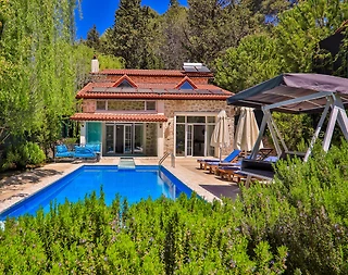 Kalkan Sarıbelen'de Ferah Bahçeli, Özel Havuzlu, Konforlu Villa - 1