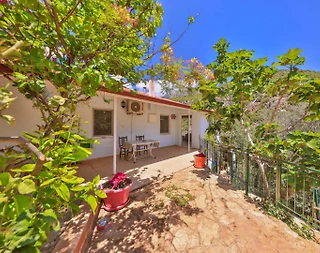 Kaş Andifili'de Eşsiz Doğa Manzaralı, Özel Bahçeli, Kiralık Tatil Evi - 1