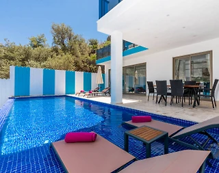 Kaş İslamlar’da Doğayla İç İçe, Jakuzili, Özel Havuzlu, Şık Villa - 2