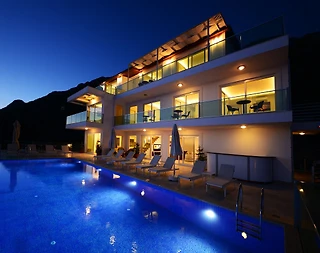 Kaş Bezirgan'da Muhteşem Deniz Manzaralı, Özel Havuzlu, Modern Villa - 1