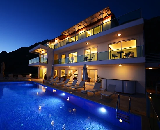 Kaş Bezirgan'da Muhteşem Deniz Manzaralı, Özel Havuzlu, Modern Villa - 1
