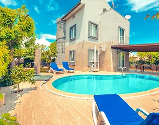 Serik Kadriye'de Sakin Konumda, Özel Havuzlu, Konforlu Villa - 1