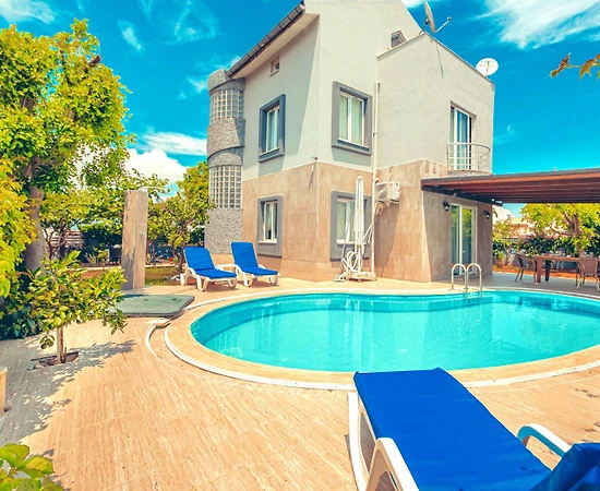 Serik Kadriye'de Sakin Konumda, Özel Havuzlu, Konforlu Villa - 1