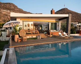 Bodrum'da Bohem Dekorasyona Sahip, Sonsuzluk Havuzlu, Hamamlı Villa - 1