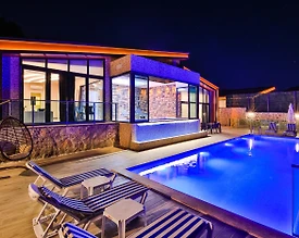 Kaş İslamlar'da Doğayla İç İçe, Açık ve Kapalı Havuzlu, Konforlu Villa - 2