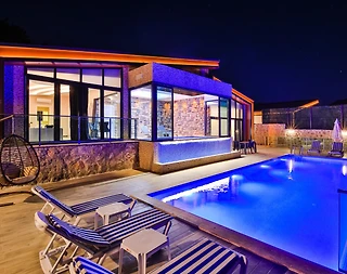 Kaş İslamlar'da Doğayla İç İçe, Açık ve Kapalı Havuzlu, Konforlu Villa - 2