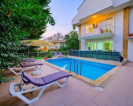 Fethiye Ölüdeniz'de Merkezi Konumda, Özel Havuzlu, 3+1 Villa - 2