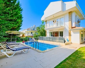 Fethiye Ölüdeniz'de Merkezi Konumda, Özel Havuzlu, 3+1 Villa - 3
