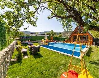 Kaş Sarıbelen'de Geniş Bahçeli, Özel Havuzlu, 2+1 Kiralık Bungalov - 2