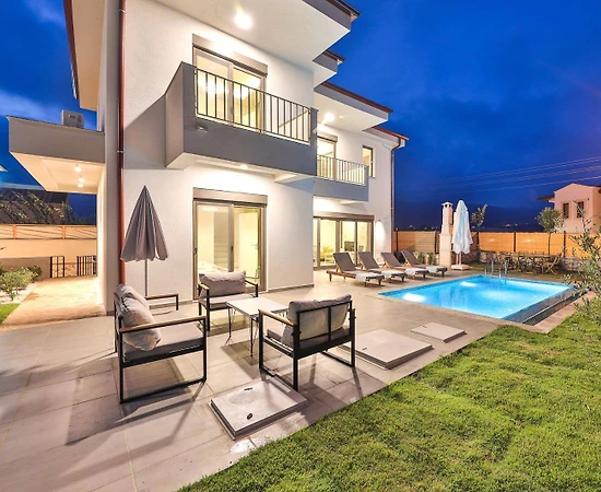 Kaş Andifli'de Yeşillikler İçerisinde, Özel Havuzlu, Modern Villa - 1