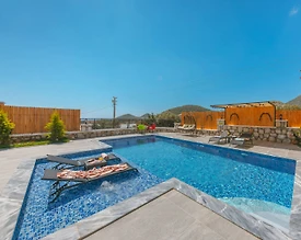 Kaş Belenli'de Sakin Konumda, Özel Havuzlu, Çocuk Oyun Alanlı Villa - 3