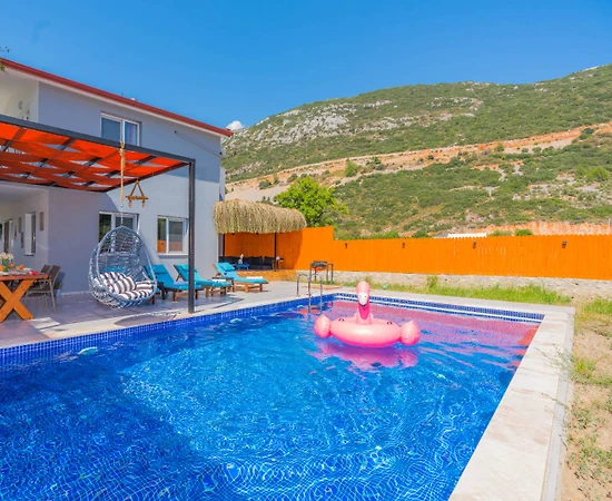 Kaş Bezirgan'da Çekirdek Ailelere Uygun, Özel Havuzlu, Modern Villa - 1