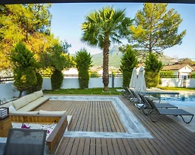 Fethiye Ölüdeniz'de Doğa İçinde, Özel Havuzlu, Geniş Villa - 2