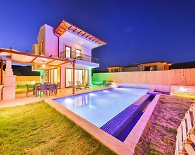 Kaş Andifli'de Eşsiz Doğa Manzaralı, Özel Havuzlu, Konforlu Villa - 2