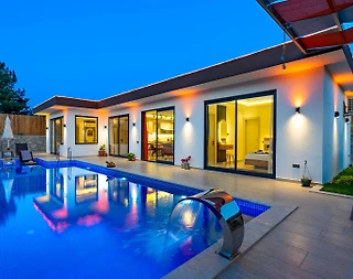 Kaş Sarıbelen'de Çekirdek Ailelere Uygun, Özel Havuzlu, 2+1 Villa - 1