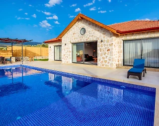 Kaş Gelemiş'te Doğa Manzaralı, Özel Havuzlu, Modern Villa - 1