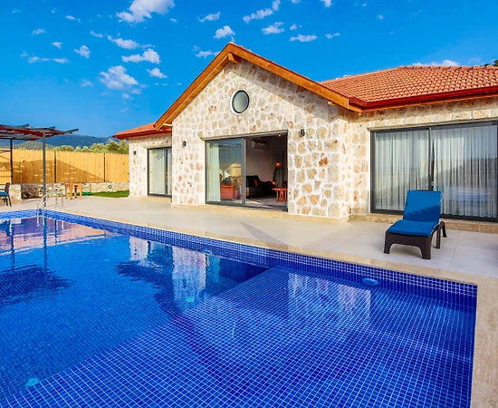Kaş Gelemiş'te Doğa Manzaralı, Özel Havuzlu, Modern Villa - 1