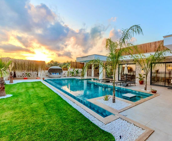 Kalkan Çavdır'da Doğa ile İç İçe, Özel Havuzlu, Lüks Villa - 1