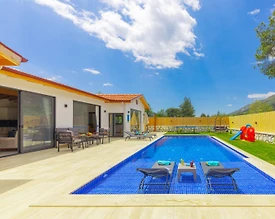 Kaş Hacıoğlan'da Yemyeşil Bahçe İçerisinde, Özel Havuzlu, Kiralık Villa - 3