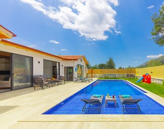 Kaş Hacıoğlan'da Yemyeşil Bahçe İçerisinde, Özel Havuzlu, Kiralık Villa - 3