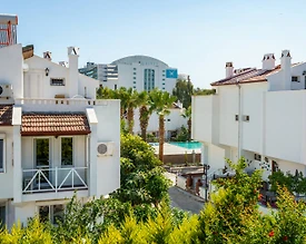 Kuşadası Kadınlar Plajı'nda Denize Yakın, Ortak Havuzlu, Ferah Villa - 3