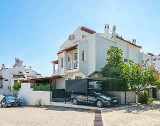 Kuşadası Kadınlar Plajı'nda Denize Yakın, Ortak Havuzlu, Ferah Villa - 2