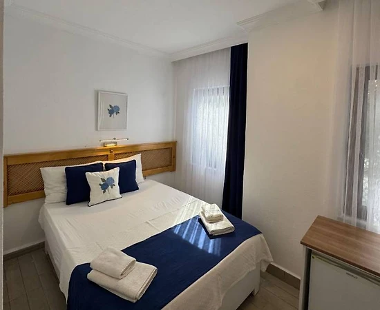 Balıkesir Avşa Adası'nda 3 Kişilik, Ortak Havuzlu, Ferah Oda - 1